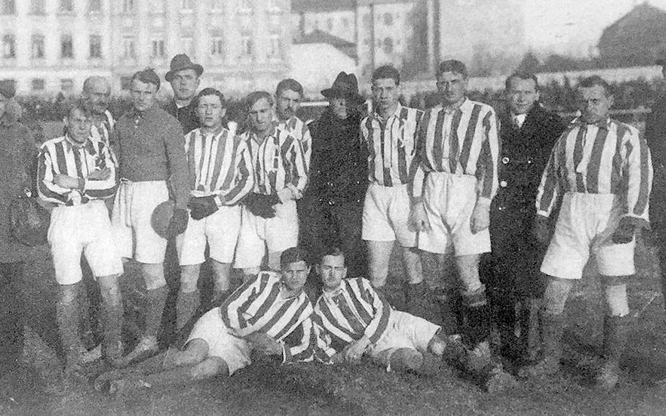 Cracovia przed meczem z Admirą w Wiedniu w roku 1920.