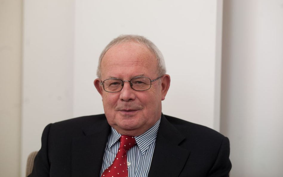Hubert A. Janiszewski: Czego Polak boi się bardziej: euro czy uchodźców?