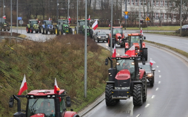 Rolnicy z całej Polski kontynuują protesty