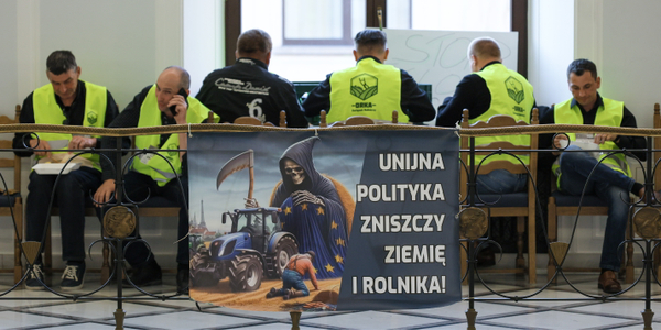 Rolnicy protestują w Sejmie. Rozpoczęli strajk głodowy