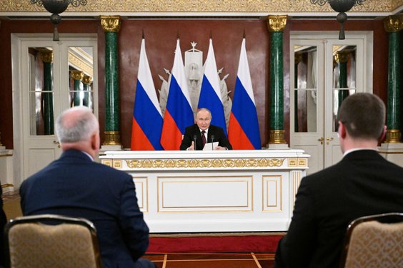 Władimir Putin po północy czasu polskiego wygłosił na Kremlu oświadczenie dla mediów