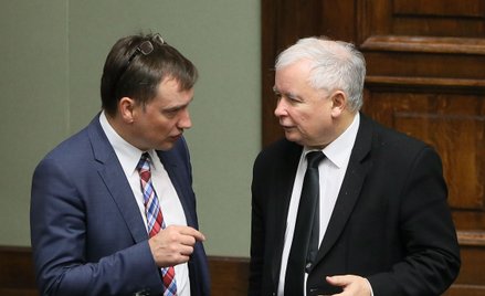 Rząd PiS vs KE. „Warszawa robi Brukseli to, o czym inni nawet nie pomyśleli”