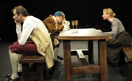 Rafał Rutkowski, Jan monczka i Zuza Grabowska w "Kubusiu Fataliście i jego panu" Teatru Montowni na 