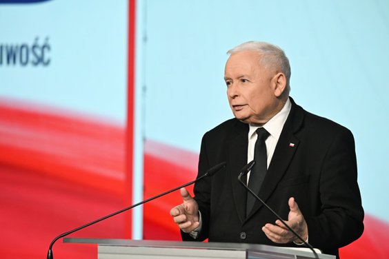 Prezes PiS Jarosław Kaczyński na konferencji prasowej w siedzibie Prawa i Sprawiedliwości w Warszawi