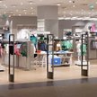 Setki zamkniętych sklepów i koniec jednej z marek. H&M szykuje kontratak