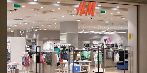 H&M kurczy sieć pod naporem Shein i Temu. Zapowiada modernizację