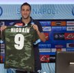 Gonzalo Higuain prezentuje koszulkę Napoli