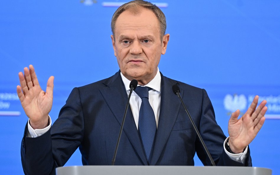 Premier Donald Tusk podczas konferencji prasowej po posiedzeniu rządu