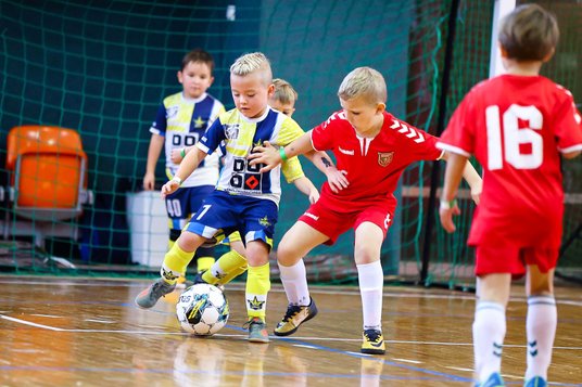 Piłka nożna uczy regularności, pracy zespołowej i szacunku do przeciwnika