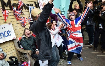 Po pojawieniu się informacji o narodzinach księżniczki Brytyjczycy oszaleli za szczęścia
