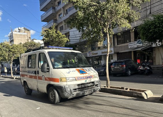 Karetka pogotowia w Bejrucie - akcja służb po eksplozji pagera członka Hezbollahu, fotografia z 17 w