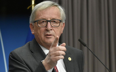 Relokacja uchodźców. Juncker przeciw sankcjom dla Polski