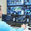 Elektroniczne systemy monitoringu coraz częściej zastępują pracowników ochrony.