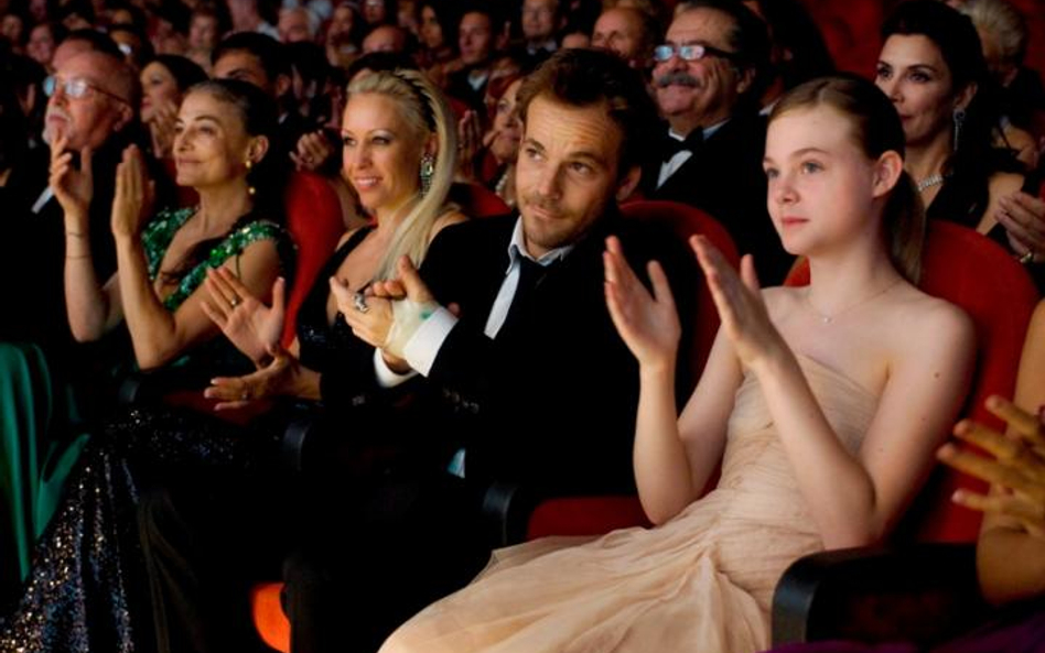 Stephen Dorff (hollywoodzki gwiazdor Johnny Marco) i Elle Fanning (jako jego córka) podczas gali w R