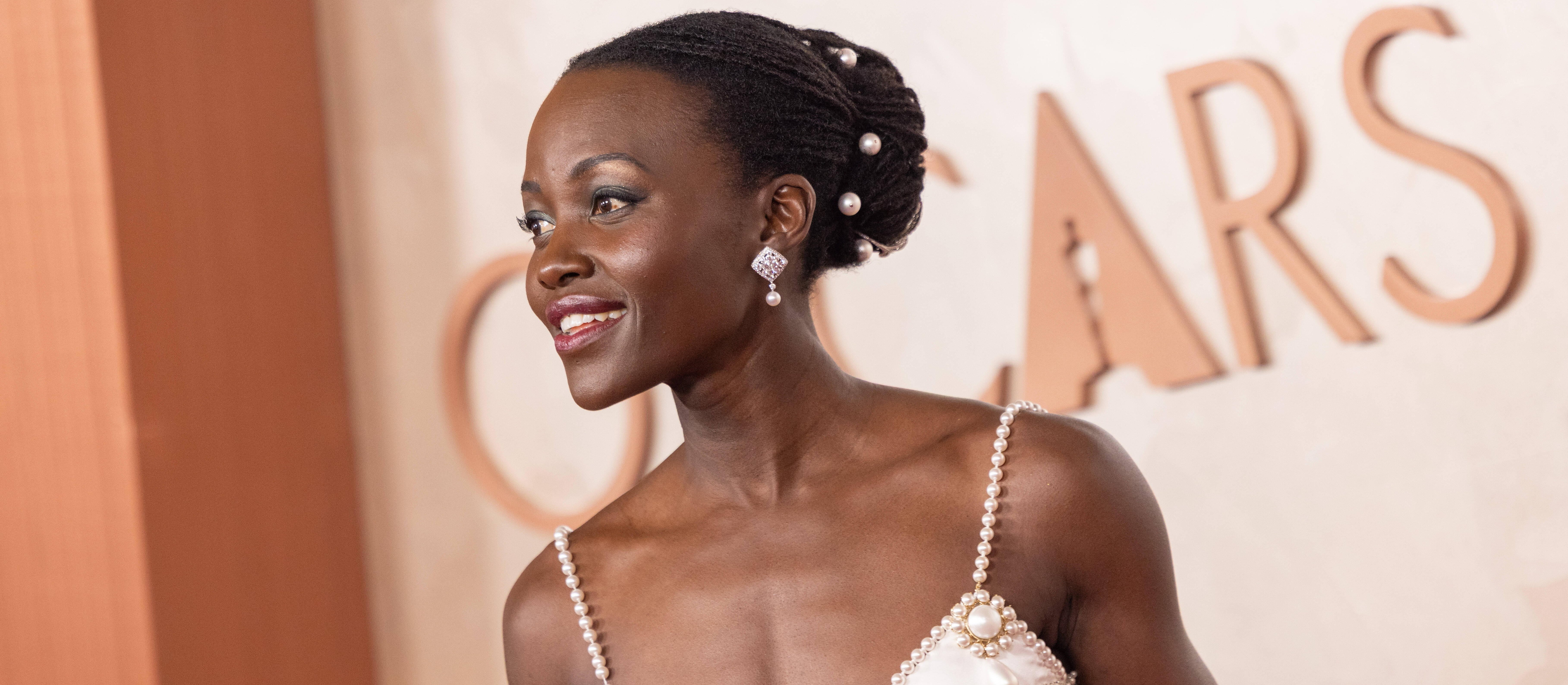 Zarzucają Nolanowi rasizm. Lupita Nyong’o jako Helena Trojańska wywołała burzę