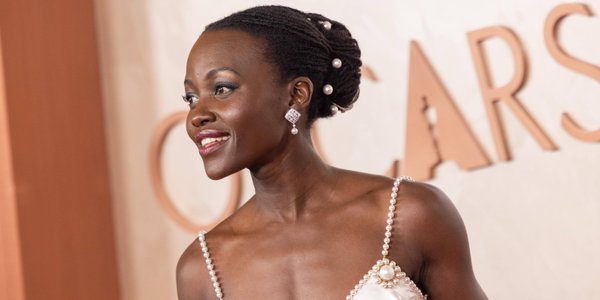 Zarzucają Nolanowi rasizm. Lupita Nyong’o jako Helena Trojańska wywołała burzę