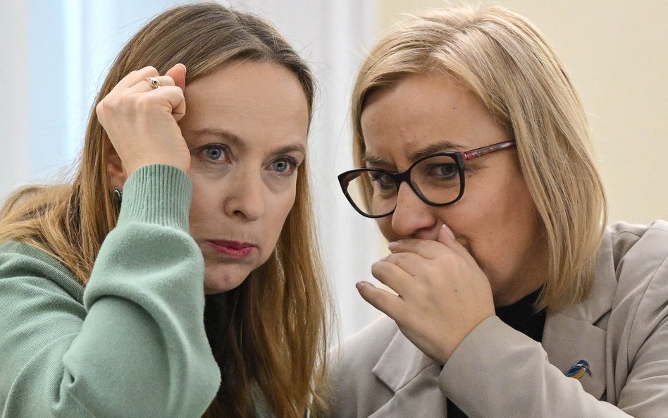 Minister funduszy i polityki regionalnej Katarzyna Pełczyńska-Nałęcz (L) i minister klimatu i środow