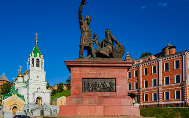 Pomnik upamiętniający Minina i Pożarskiego w Nowogrodzie