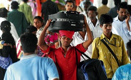 Nie wiadomo, ilu Hindusów mieszka w Indiach. W ostatnich latach szacunki różniły się nawet o 100 mln