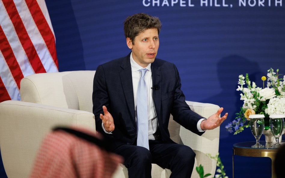 Sam Altman, szef OpenAI, zamierza wejść na rynek humanoidów
