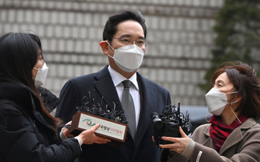 Prezes Samsunga wraca do więzienia za łapówki