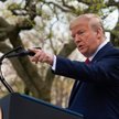Trump o miesiąc przedłuża zalecenie utrzymywania dystansu społecznego