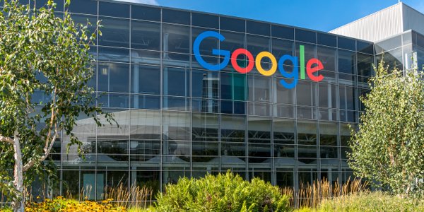 Bruksela zmusza Google do ustępstw. Niemal miliard euro kary