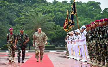 Gen. Mark Milley w czasie wizyty w Indonezji