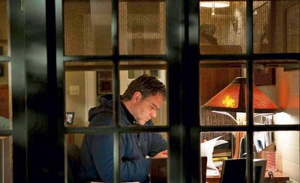 Crowe nie okazuje w filmie emocji