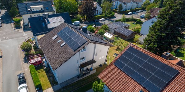 Firmy z branży OZE ukarane. UOKiK: sprzedawali czystą energię strachem i podstępem