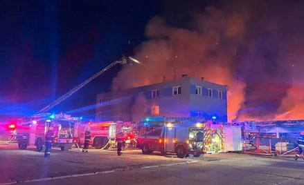 Hala produkcyjna należąca do LPP Holding, przedsiębiorstwa z sektora zbrojeniowego, spłonęła w nocy 