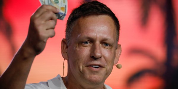 Nvidia traci inwestorów. Czy AI przestaje być złotym dzieckiem Wall Street?