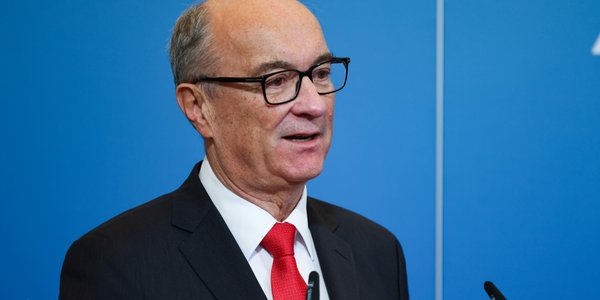 1350 zł brutto miesięcznie, tyle dostanie Zbigniew Ziobro. Włodzimierz Czarzasty zapowiedział wszczęcie procedury