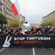 Uczestnicy demonstracji "Stop torturom na granicy" na ulicach Warszawy