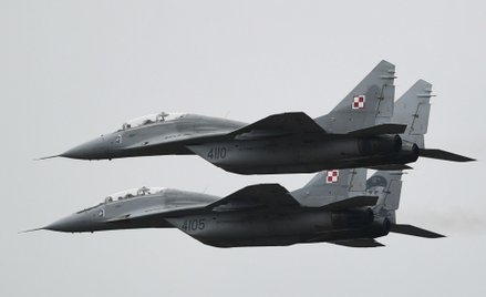 Przelot samolotów MiG-29 Sił Powietrznych RP podczas dnia otwartego dla mediów w 22. Bazie Lotnictwa