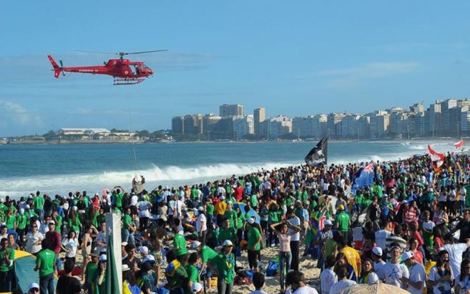 Msze i modlitwy podczas Światowych Dni Młodzieży (na zdjęciu w Rio de Janeiro w 2013 r.) gromadzą ni