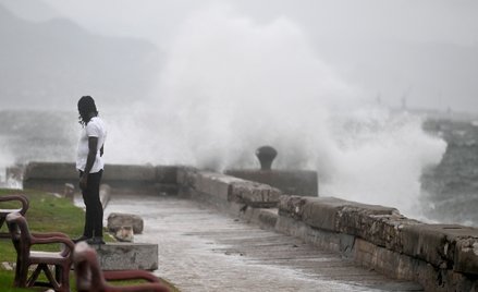 Melissa w akcji. Wiatr sięgał nawet 295 km/h, ulewne deszcze zamieniły ulice w rwące rzeki