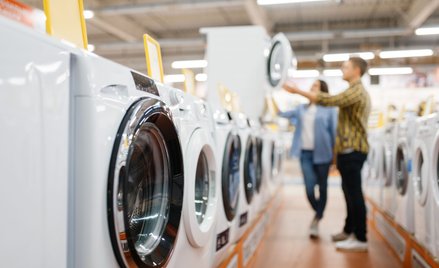 Jest drogo, więc Polacy kupują na raty. Nie tylko elektronikę i meble