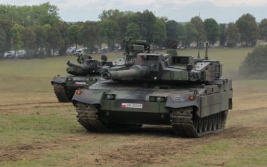 Pierwsze dostarczone armii czołgi K2 Black Panther dały już ognia na naszych poligonach