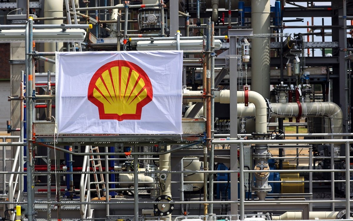Shell przyznaje się do tajnych zakupów ropy w Rosji. 