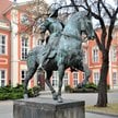 Pomnik Bartolomea Colleoniego („kopia kopii”) przed Akademią Sztuk Pięknych w Warszawie
