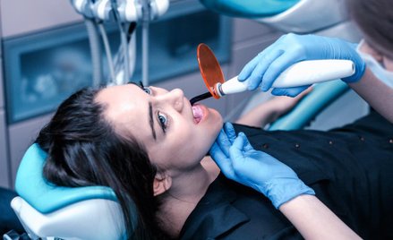 Koronawirus: dentobusy dla zakażonych, specjalne gabinety dla osób na kwarantannie