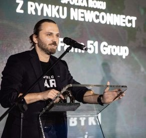 Kamil Bilczyński, wiceprezes The Farm 51, odebrał laur dla spółki roku z NewConnect.