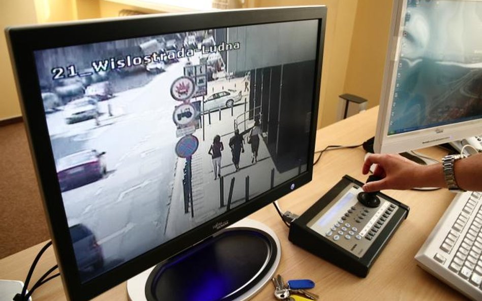 Samorządy polskich miast coraz więcej inwestują w monitoring ulic, parków i dworców