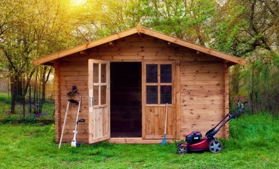 Nawet 10 tys. zł kary może grozić za postawienie szopy ogrodowej na własnej działce niezgodnie z prz