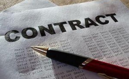 Angaż spisujemy po polsku