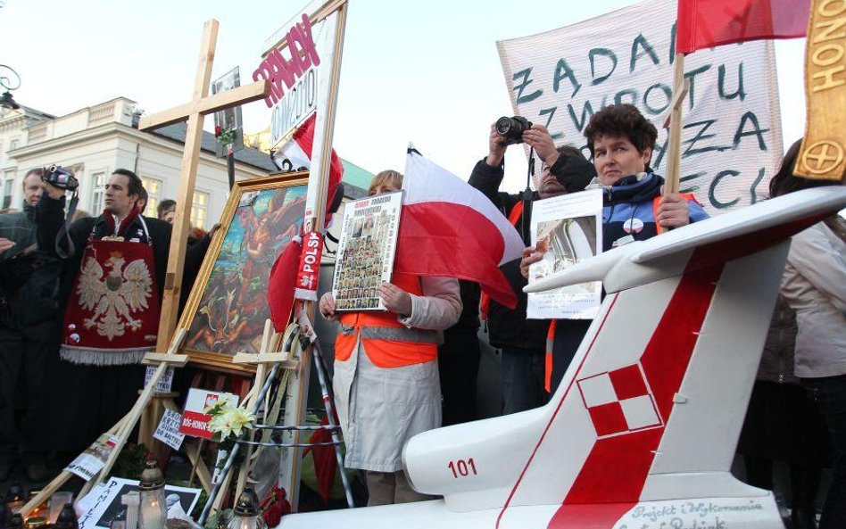 Manifestacja w pierwszą rocznicę katastrofy