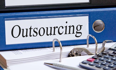 Umowa o outsourcing: Przed zawarciem warto zbadać wiarygodność