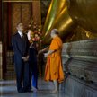 Prezydent Barack Obama i sekretarz stanu Hillary Clinton byli w niedzielę w buddyjskiej świątyni w T