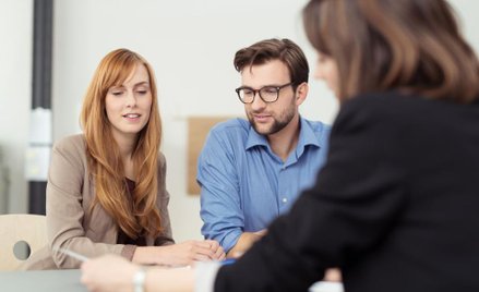 UOKiK wycofuje się z rocznych wakacji, ale chce cięcia stawek